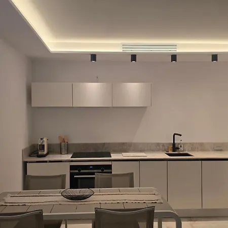 Apartment - Luxe Climatise- Vue Et Bord De - *