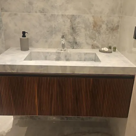 Apartment - Luxe Climatise- Vue Et Bord De - Menton
